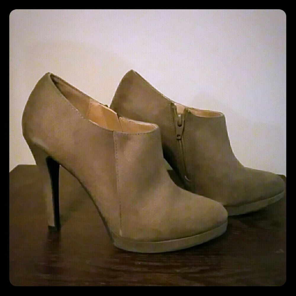 Heeled booties